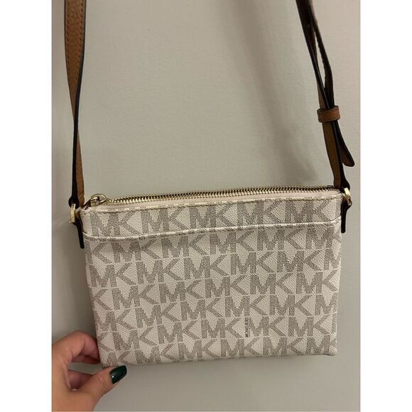 Michael Kors Signature Jet Set FultonEast West Vanilla PVC Crossbody - Picture 5 of 9